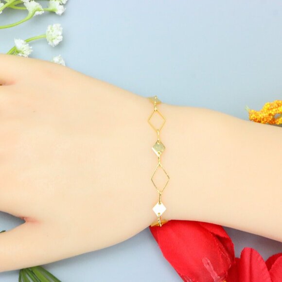 "Elegant & Trendy Bracelet, A Perfect Gift for Women, Thoughtful, EVCH1848 - Picture 4 of 10